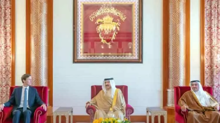 ജാരദ് കുഷ്നറുമായി ഹമദ് രാജാവ് ചർച്ച നടത്തി ജാരദ് കുഷ്നറുമായി ഹമദ് രാജാവ് ചർച്ച നടത്തി