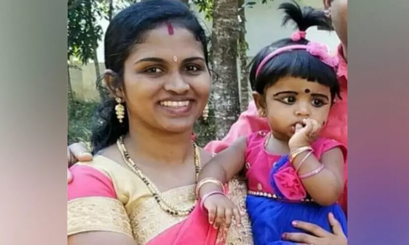 ഐസ്ക്രീമിൽ എലിവിഷം ചേർത്ത് ആത്മഹത്യ ശ്രമം: മകൾക്ക്​ പിന്നാലെ അമ്മയും മരിച്ചു