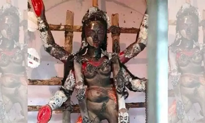 കാളി വിഗ്രഹം മതസംഘം തീയിട്ടെന്ന് ബി.ജെ.പി എം.പി; ഇല്ലെന്ന് ക്ഷേത്രം അധികൃതർ കാളി വിഗ്രഹം മതസംഘം തീയിട്ടെന്ന് ബി.ജെ.പി എം.പി; ഇല്ലെന്ന് ക്ഷേത്രം അധികൃതർ