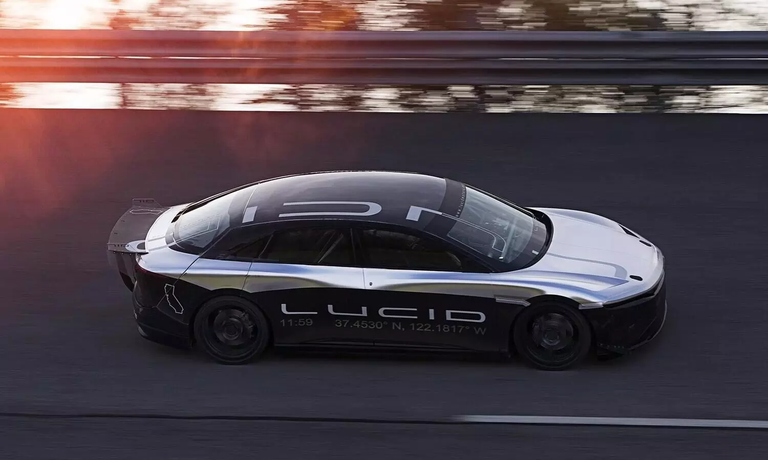 ടെസ്​ലയെ മലർത്തിയടിച്ച്​ ലൂസിഡ്​ എയർ; ക്വാർട്ടർ മൈൽ പിന്നിട്ടത്​ 9.9 സെക്കൻറിൽ