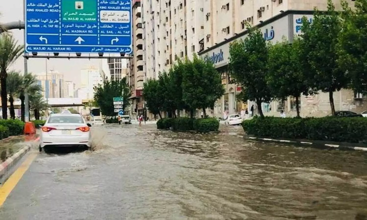 മക്കയിൽ ശക്തമായ മഴ