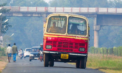 ഇനി സ്റ്റോപ് നോക്കില്ല; ആവശ്യപ്പെടുന്നിടത്ത് ഒാർഡിനറി ബസുകൾ നിർത്തും ഇനി സ്റ്റോപ് നോക്കില്ല; ആവശ്യപ്പെടുന്നിടത്ത് ഒാർഡിനറി ബസുകൾ നിർത്തും