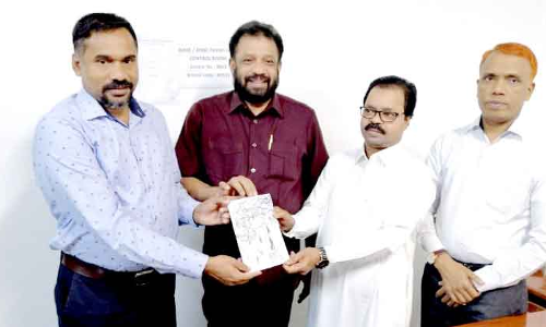 മഴ നനയുന്നവർ കവിത സമാഹാരം പ്രകാശനം ചെയ്തു