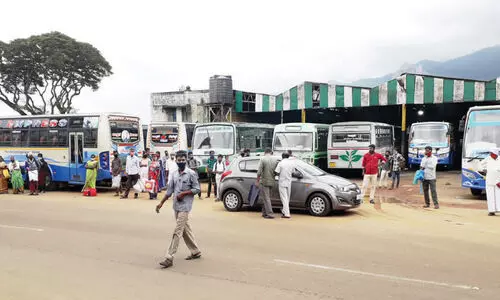 നീലഗിരി സാധാരണ നിലയിലേക്ക് ; ലോക്ഡൗൺ ഇളവുകൾ പ്രഖ്യാപിച്ചതോടെ ബ​സു​ക​ൾ ഓ​ടി​ത്തു​ട​ങ്ങി