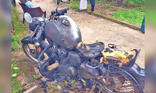 ഡി.വൈ.എഫ്.ഐ- യൂത്ത് കോൺ. സംഘര്‍ഷം; കത്തിച്ച ബുള്ളറ്റിന്​ പകരം പുതിയത് നൽകും