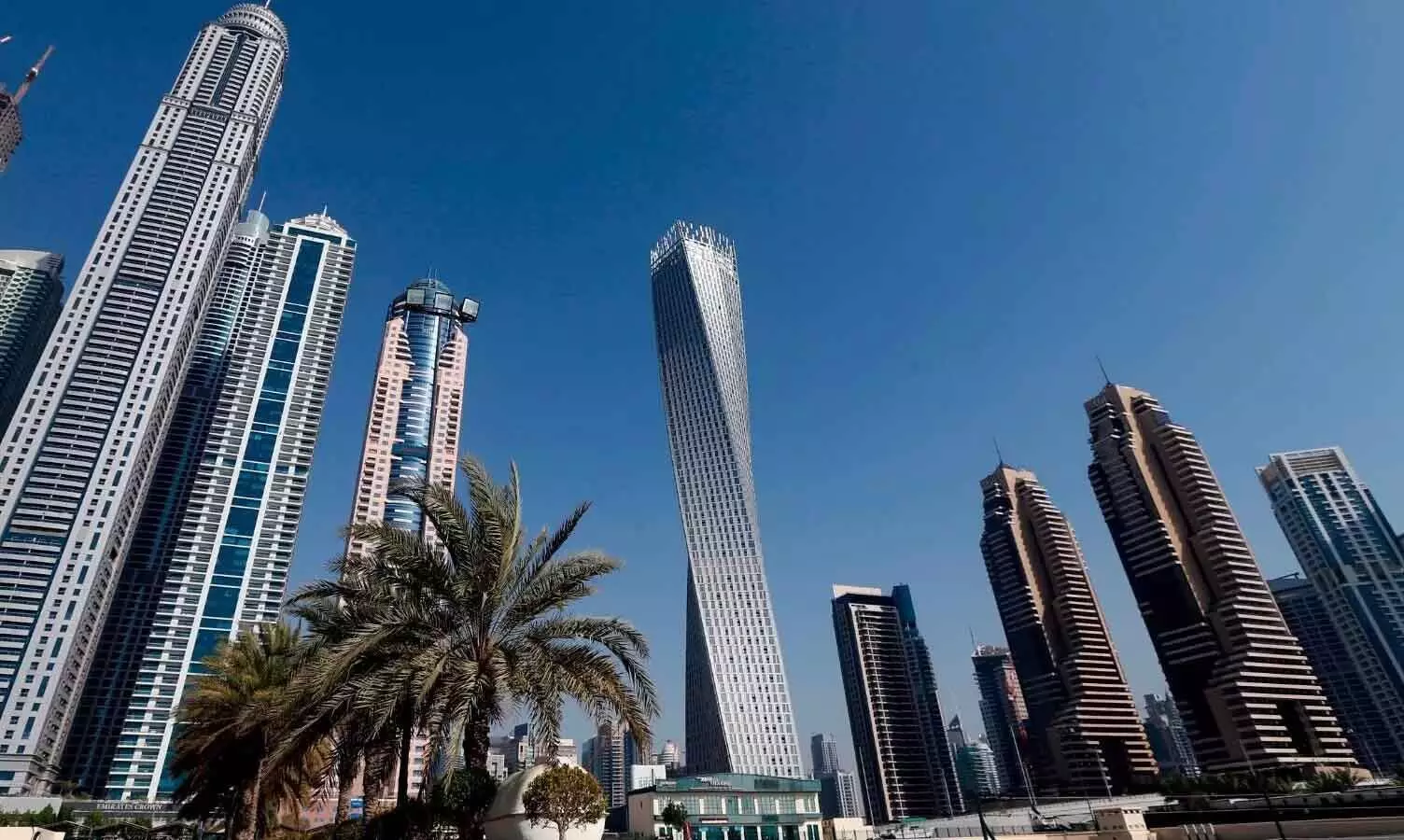 ലോ​ക്​​ഡൗ​ണി​നെ തു​ട​ർ​ന്ന്​ റ​ദ്ദാ​ക്കി​യ​ വി​സ​ക​ൾ വീ​ണ്ടും അ​നു​വ​ദി​ച്ചു​തു​ട​ങ്ങി