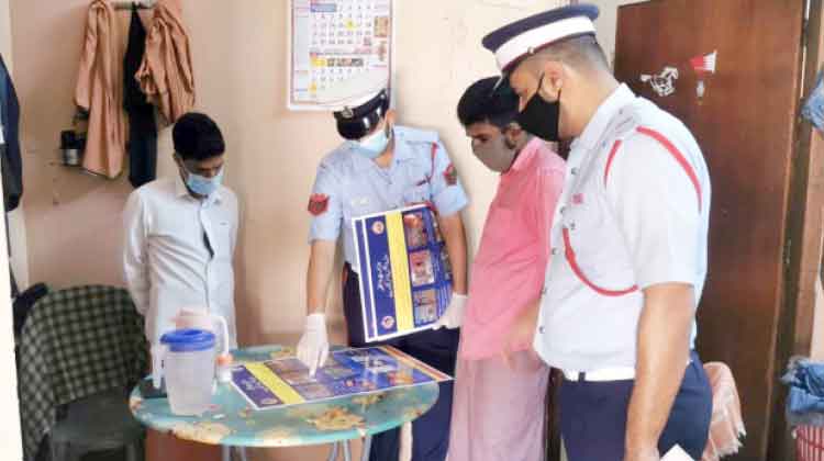 തൊഴിലാളികളുടെ താമസ കേന്ദ്രങ്ങളിൽ സുരക്ഷ ബോധവത്കരണം തൊഴിലാളികളുടെ താമസ കേന്ദ്രങ്ങളിൽ സുരക്ഷ ബോധവത്കരണം