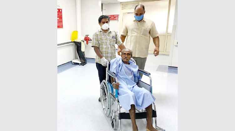 ഭാസ്കരൻ ഇന്ന് നാട്ടിലേക്ക്; സുമനസ്സുകളുടെ സഹായവും പ്രതീക്ഷിച്ച് ഭാസ്കരൻ ഇന്ന് നാട്ടിലേക്ക്; സുമനസ്സുകളുടെ സഹായവും പ്രതീക്ഷിച്ച്