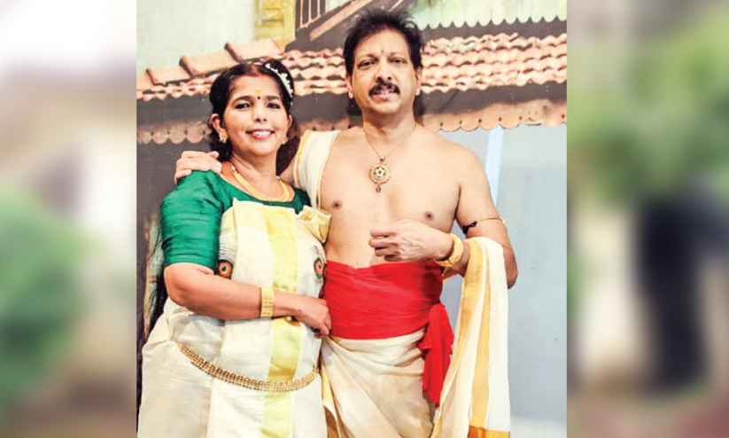 വയലാറിന്റെ വരികൾക്ക് പുനർജനി നൽകി ഡോക്ടർ ദമ്പതികൾ വയലാറിന്റെ വരികൾക്ക് പുനർജനി നൽകി ഡോക്ടർ ദമ്പതികൾ