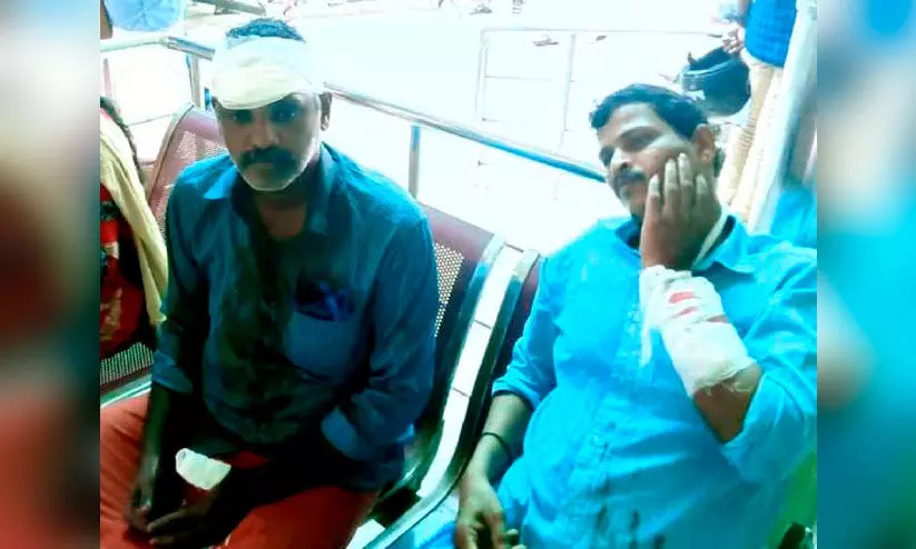 അതിർത്തിതർക്കം: രണ്ട്​ സി.െഎ.ടി.യു പ്രവർത്തകർക്ക്​ വെ​ട്ടേറ്റു