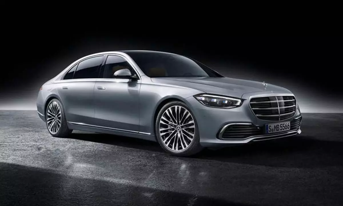 ആഢംബരങ്ങളുടെ തമ്പുരാൻ അവതരിച്ചു; സുഖസൗകര്യങ്ങളിൽ ആകാശത്തോളം കുതിപ്പ്​