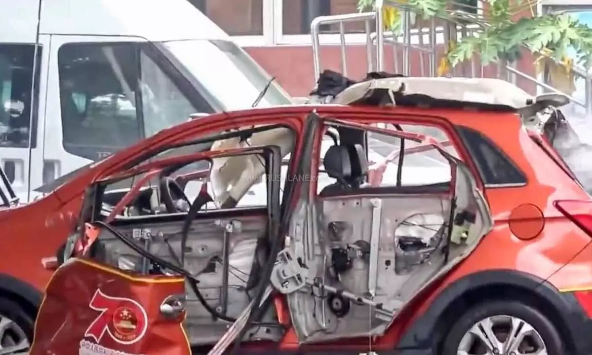 വൈദ്യുത കാറുകൾ സുരക്ഷിതമൊ? ചൈനയിൽ ചാർജ് ചെയ്യവെ കാർ പൊട്ടിത്തെറിച്ചു വൈദ്യുത കാറുകൾ സുരക്ഷിതമൊ? ചൈനയിൽ ചാർജ് ചെയ്യവെ കാർ പൊട്ടിത്തെറിച്ചു