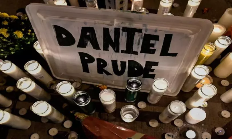 വീണ്ടും അവർ ചോദിക്കുന്നു: കറുത്ത വർഗക്കാർക്ക് യു.എസിൽ ഇടമില്ലേ? വീണ്ടും അവർ ചോദിക്കുന്നു: കറുത്ത വർഗക്കാർക്ക് യു.എസിൽ ഇടമില്ലേ?