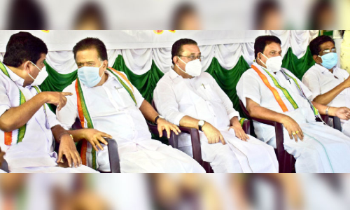 പാർട്ടി ഓഫിസുകൾ ആക്രമിക്കുന്നതിനെതിരെ കോൺഗ്രസ്​ പ്രതിഷേധം