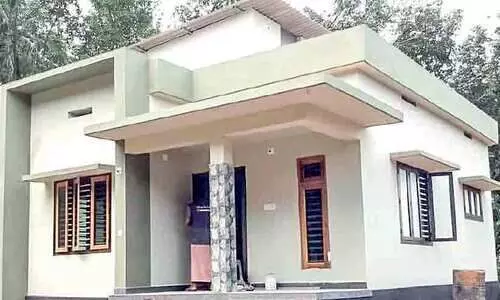 പ്ര​ള​യ​ം: കു​ടും​ബ​ത്തി​ന് വീ​ട് നി​ര്‍മി​ച്ചു​ന​ല്‍കി