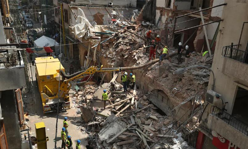 ബൈറൂത്​ സ്​ഫോടനത്തിന്​ ഒരു മാസം; അവശിഷ്​ടങ്ങൾക്കിടയിൽ ജീവ​െൻറ തുടിപ്പെന്ന്​ രക്ഷാപ്രവർത്തകർ