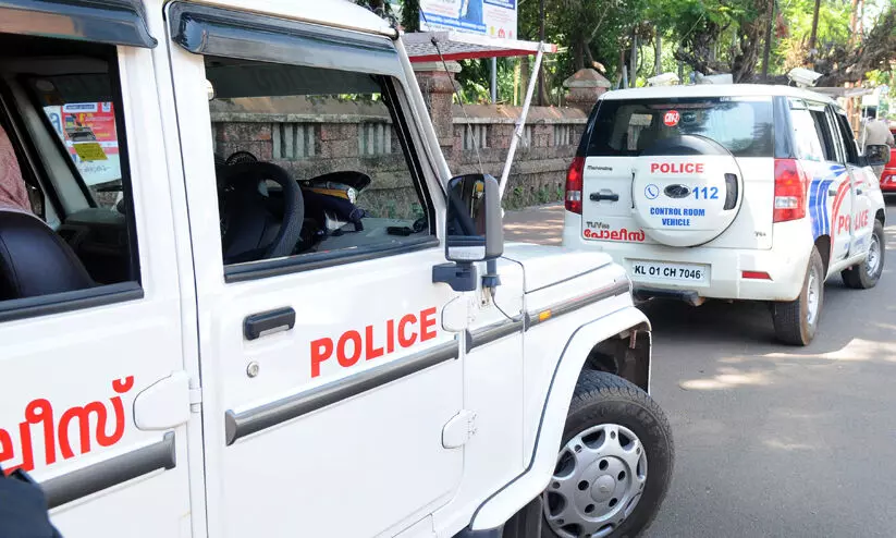 സ്പോർട്സ് ക്ലബ് പൊലീസ് കത്തിച്ചതായി പരാതി സ്പോർട്സ് ക്ലബ് പൊലീസ് കത്തിച്ചതായി പരാതി