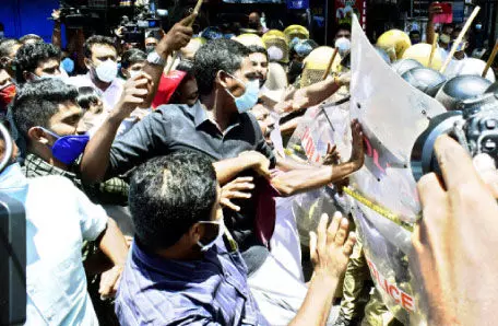 കരിമഠം കോളനി സംഘർഷം: ഒമ്പതുപേർ അറസ്റ്റിൽ കരിമഠം കോളനി സംഘർഷം: ഒമ്പതുപേർ അറസ്റ്റിൽ