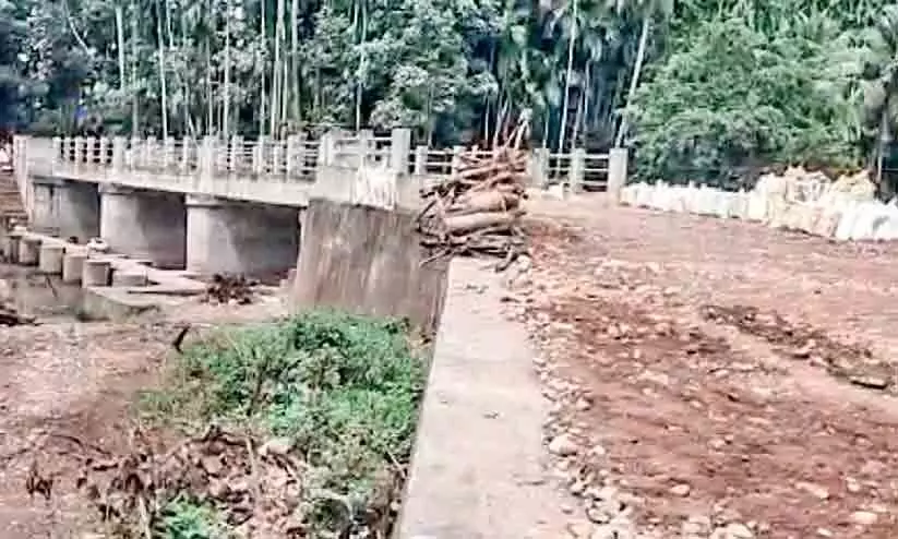 ചാഴിയോട് പാലം: അപ്രോച്ച് റോഡും യാഥാർഥ്യമായി