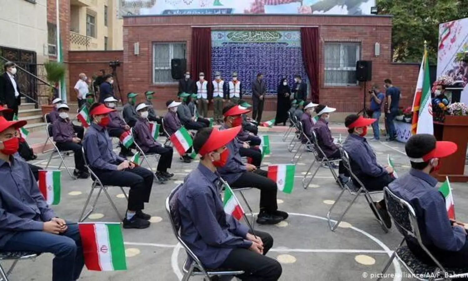 കോവിഡിന്​ ഇടയിൽ ഇറാനിൽ അധ്യയന വർഷത്തിന്​ തുടക്കം