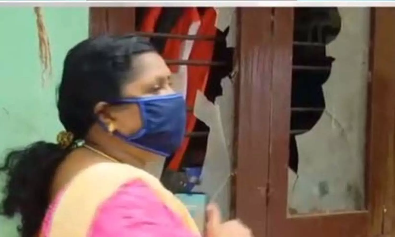 ലീനയുടെ വീട് ആക്രമണം; ഗൂഢാലോചന അന്വേഷിക്കാൻ പ്രത്യേക സംഘം