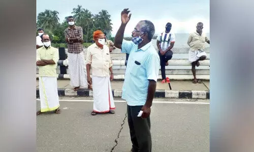 കോതി കടപ്പുറത്ത്​ അപകടം തുടർക്കഥ; മീൻപിടിത്ത തൊഴിലാളികൾ പ്രതിഷേധിച്ചു