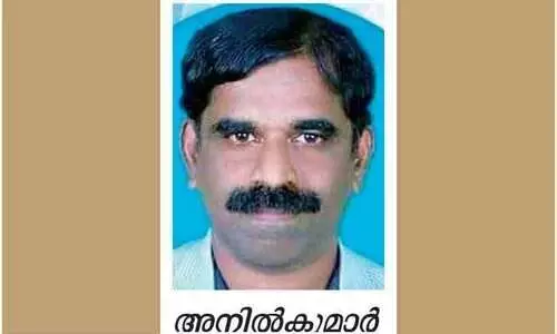 എ.​എം.​യു.​പി സ്‌​കൂ​ള്‍ അ​ധ്യാ​പ​ക​ന്‍ അ​നി​ല്‍കു​മാ​ര്‍ ജീ​വ​കാ​രു​ണ്യ പ്ര​വ​ര്‍ത്ത​ന​ങ്ങ​ളി​ലും സ​ജീ​വ​ം