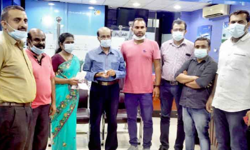 ഗ​ൾ​ഫ് മാ​ധ്യ​മം വാ​ർ​ത്ത തു​ണ​യാ​യി: ക​ട​മ്പ​ക​ൾ ക​ട​ന്ന് അ​നി​ലും കു​ടും​ബ​വും നാ​ട​ണ​ഞ്ഞു