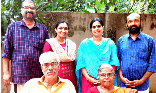 ഇത് സമ്പൂർണ അധ്യാപക കുടുംബം ഇത് സമ്പൂർണ അധ്യാപക കുടുംബം