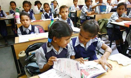 ആ​വ​ശ്യം ക​ഴി​ഞ്ഞാ​ൽ സ്കൂ​ൾ അ​ധി​കൃ​ത​ർ കുട്ടികളുടെ  ജ​ന​ന സ​ർ​ട്ടി​ഫി​ക്ക​റ്റ്  മ​ട​ക്കി​ ന​ൽ​ക​ണ​മെ​ന്ന് മ​നു​ഷ്യാ​വ​കാ​ശ ക​മീ​ഷ​ൻ