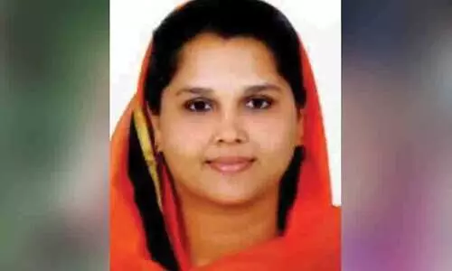 അവാർഡുതിളക്കത്തിൽ ആസിഫ ടീച്ചർ അവാർഡുതിളക്കത്തിൽ ആസിഫ ടീച്ചർ