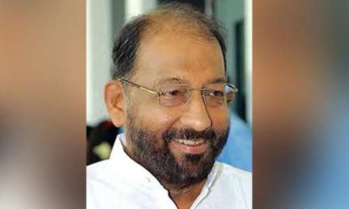 പണിക്കർ സാർ കഥ പറയുമ്പോൾ കണ്ണെടുക്കാൻ തോന്നില്ല പണിക്കർ സാർ കഥ പറയുമ്പോൾ കണ്ണെടുക്കാൻ തോന്നില്ല