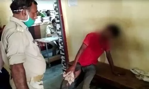 യു.പിയിൽ മോഷണകുറ്റം ആരോപിച്ച്​ മരത്തിൽ കെട്ടിയിട്ട്​ മർദ്ദിച്ച യുവാവ്​ മരിച്ചു