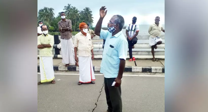കോതി കടപ്പുറത്ത്​ അപകടം തുടർക്കഥ; മീൻപിടിത്ത തൊഴിലാളികൾ പ്രതിഷേധിച്ചു