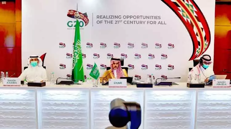 അതിർത്തികൾ തുറക്കുന്നത് ഗുണം ചെയ്യുമെന്ന് വിദേശകാര്യ മന്ത്രി അതിർത്തികൾ തുറക്കുന്നത് ഗുണം ചെയ്യുമെന്ന് വിദേശകാര്യ മന്ത്രി