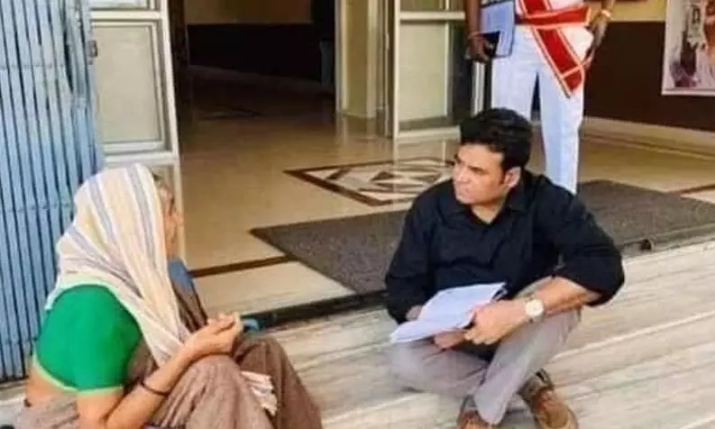 പടിക്കെട്ടിറങ്ങി പാവങ്ങളിലേക്കെ​ത്തട്ടെ നീതിയെന്നും