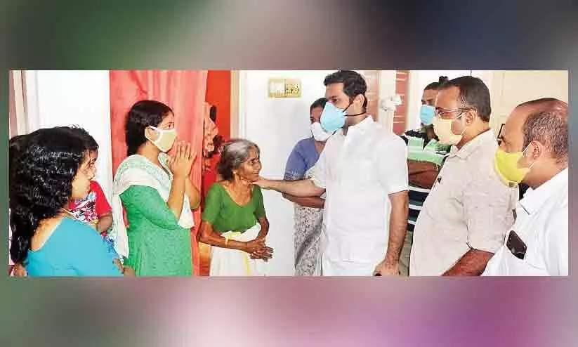 ലോ​ക്ഡൗ​ണി​നെ​ത്തു​ട​ർ​ന്ന് വീ​ട്ടു​വാ​ട​ക കൊ​ടു​ക്കാ​ൻ ക​ഴിയാതിരുന്ന ഓ​ട്ടോ ഡ്രൈവർ ആത്​മഹത്യ ചെയ്​ത സംഭവം;  വീട്ടുടമയുടെ മൊഴിയെടുത്തു