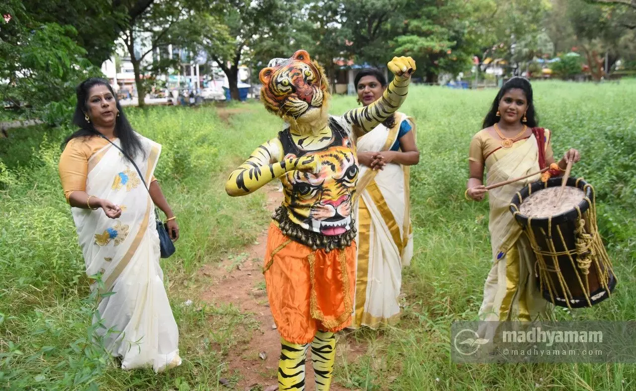 പുലിക്കളിയാട്ടം @ ഒാൺലൈൻ