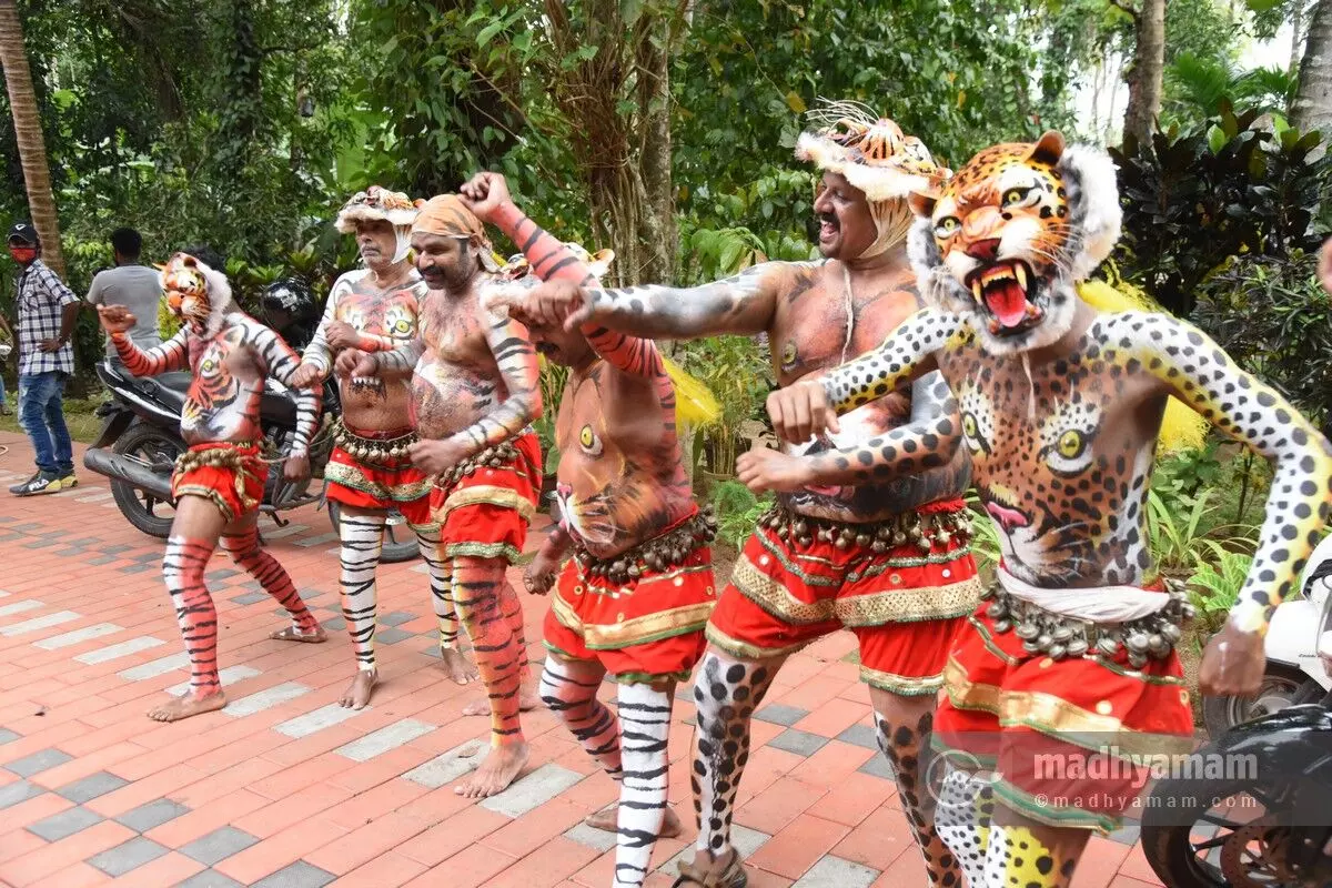 പുലിക്കളിയാട്ടം @ ഒാൺലൈൻ