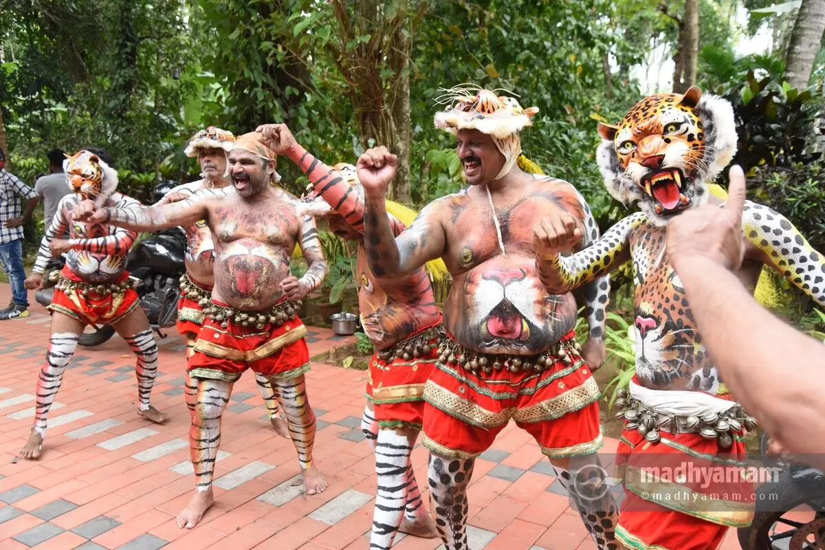 പുലിക്കളിയാട്ടം @ ഒാൺലൈൻ