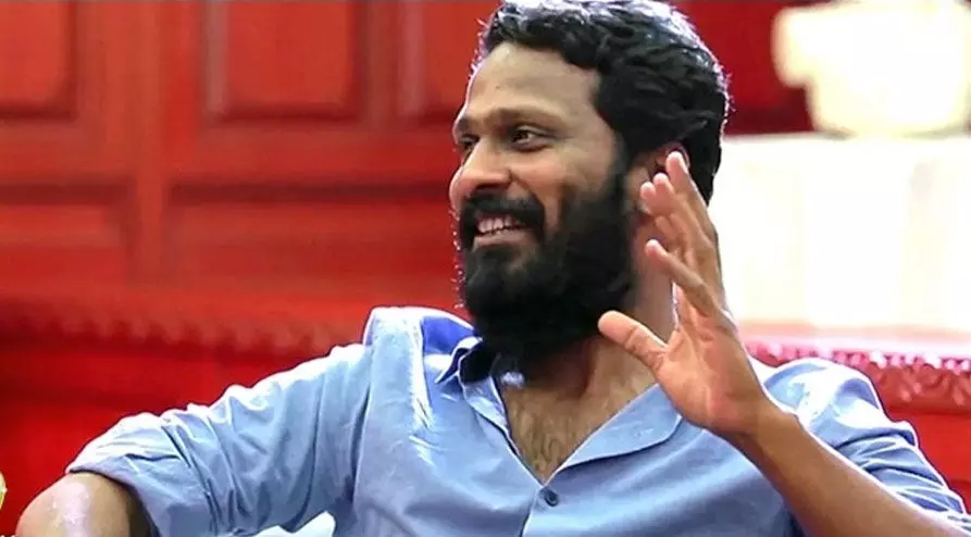 തമിഴരും കശ്മീരികളും രാജ്യത്തെ വിഭജിക്കുന്നുവത്രെ...; ഡൽഹി എയർപോർട്ടിൽ വെച്ചുള്ള അനുഭവം പങ്കുവെച്ച് വെട്രിമാരൻ തമിഴരും കശ്മീരികളും രാജ്യത്തെ വിഭജിക്കുന്നുവത്രെ...; ഡൽഹി എയർപോർട്ടിൽ വെച്ചുള്ള അനുഭവം പങ്കുവെച്ച് വെട്രിമാരൻ