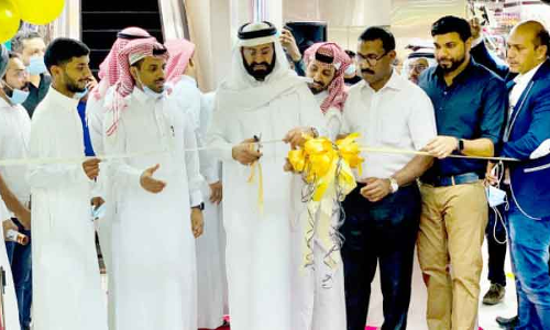 റി​യാ​ദി​ൽ ​ഖ​സ​ർ ഹൈ​പ്പ​ർ​മാ​ർ​ക്ക​റ്റ്​ ഉ​ദ്​​ഘാ​ട​നം ചെ​യ്​​തു