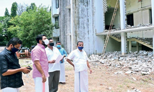 പാലക്കാട് ടൗൺഹാൾ നവീകരണം പുരോഗമിക്കുന്നു