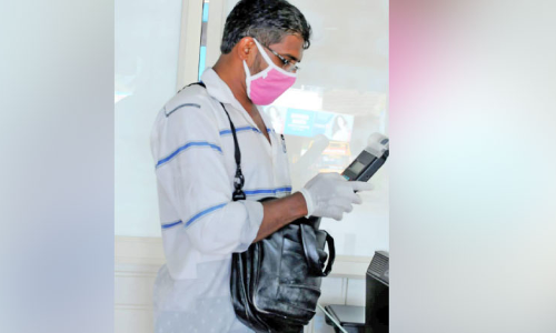 കലക്​ഷൻ ഏജൻറുമാരുടെ സ്വപ്നങ്ങളിലും കരിനിഴൽ