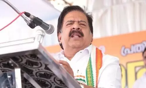 കൊലക്കേസ്​ പ്രതി എങ്ങനെ ആംബുലൻസ്​ ഡ്രൈവറായി ​? -ചെന്നിത്തല