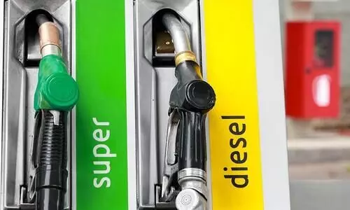 സമ്പദ്വ്യവസ്ഥ ബ്രിട്ടീഷ് കാലത്തേതിനേക്കാൾ മോശം; ഡീസൽ വിൽപ്പനയിൽ വൻ ഇടിവ് സമ്പദ്വ്യവസ്ഥ ബ്രിട്ടീഷ് കാലത്തേതിനേക്കാൾ മോശം; ഡീസൽ വിൽപ്പനയിൽ വൻ ഇടിവ്