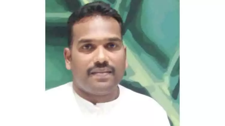 ചലനമറ്റ ശരീരമായി നിയാസ് പറന്നു, അതേ വിമാനത്തിൽ ചലനമറ്റ ശരീരമായി നിയാസ് പറന്നു, അതേ വിമാനത്തിൽ