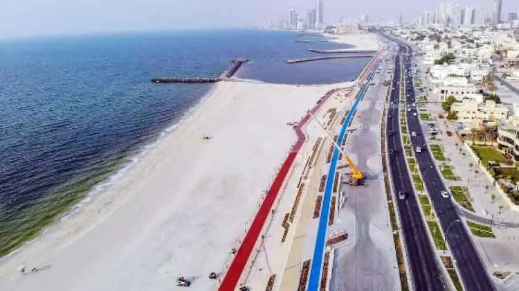 അഴകിെൻറയുള്ളിലെ പാലാഴി കടഞ്ഞ് ഷാര്ജ കോര്ണീഷ് അഴകിെൻറയുള്ളിലെ പാലാഴി കടഞ്ഞ് ഷാര്ജ കോര്ണീഷ്