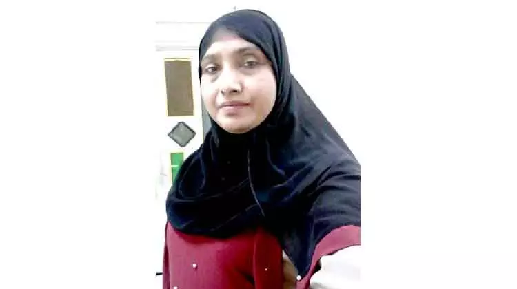 അസുഖ ബാധിതയായ റുഖിയ നാടണഞ്ഞു അസുഖ ബാധിതയായ റുഖിയ നാടണഞ്ഞു