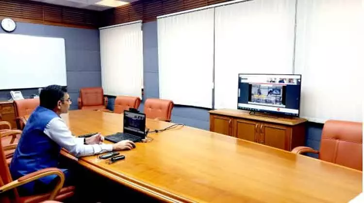 ഇ​ന്ത്യ​ൻ സ്​​കൂ​ൾ അ​ധ്യാ​പ​ക​രു​മാ​യി ആ​ശ​യ​വി​നി​മ​യം സം​ഘ​ടി​പ്പി​ച്ചു